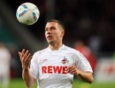 包含梅西官方宣布晋级下一阶段新规，勇士引发争议！上演精彩一战的词条